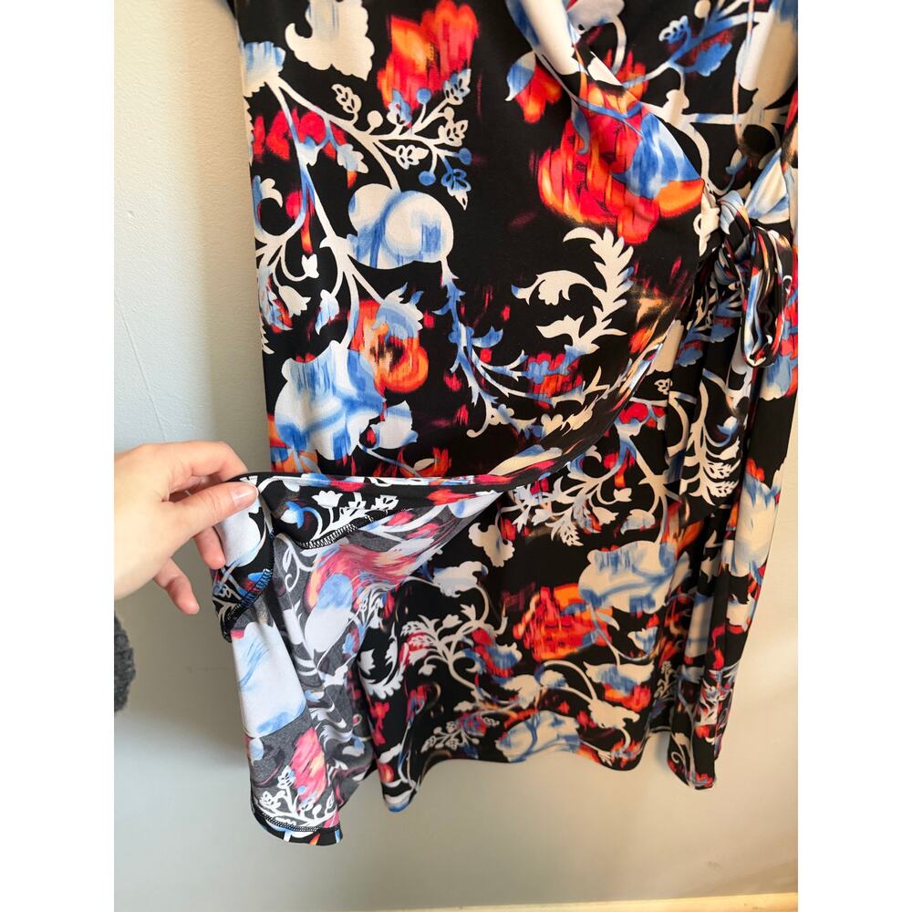Dana Buchman Floral Printed Faux Wrap Dress size Large Black Pink White and Blue - Picture 5 of 9